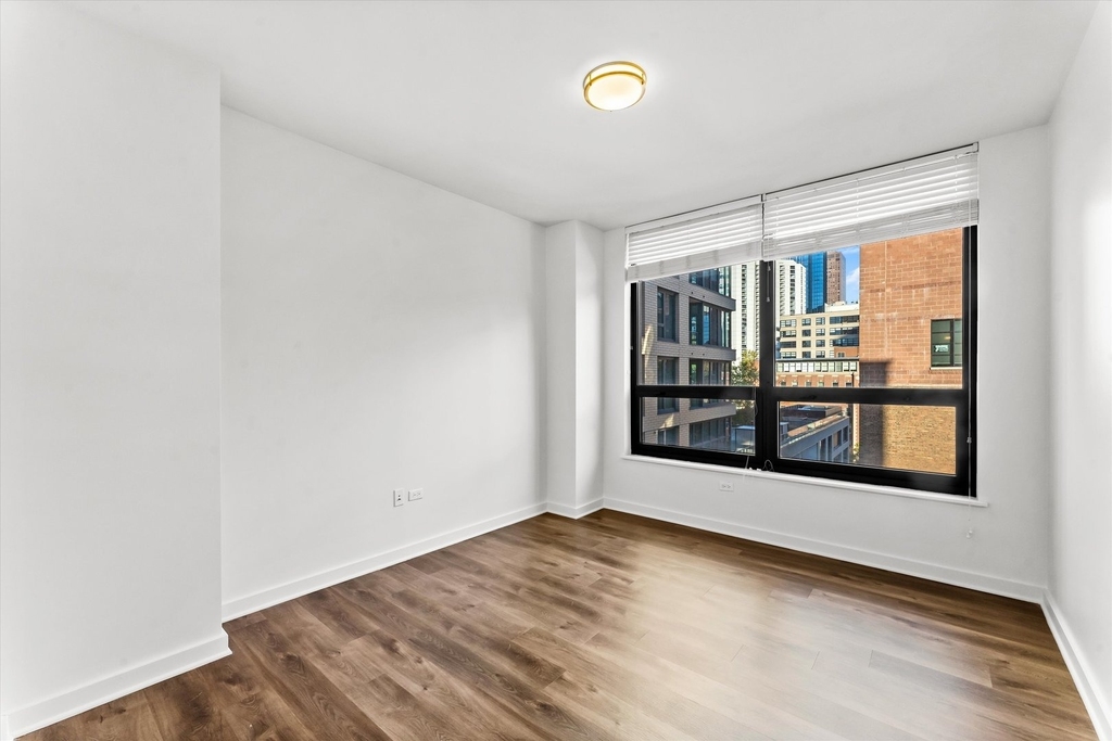 707 N Wells Street - Photo 6