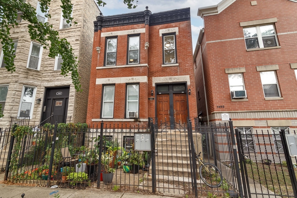 1450 N Washtenaw Avenue - Photo 0