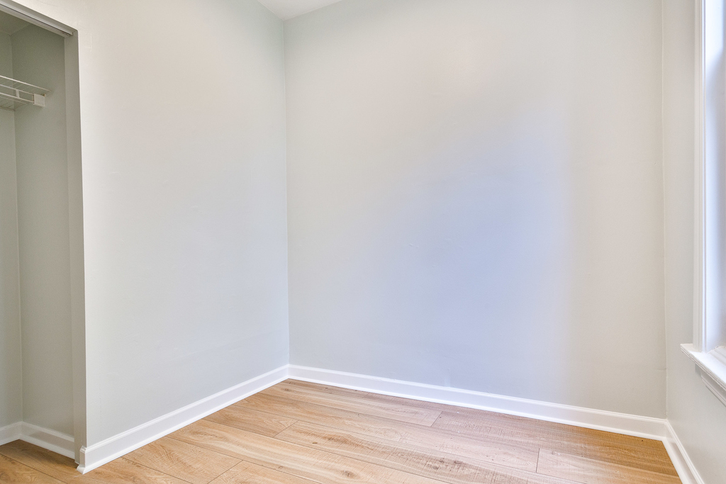 1450 N Washtenaw Avenue - Photo 9