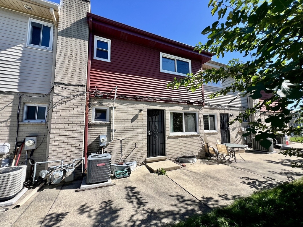 5025 Suffield Court - Photo 13