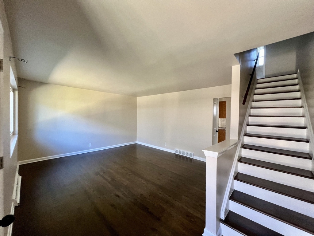 5025 Suffield Court - Photo 1