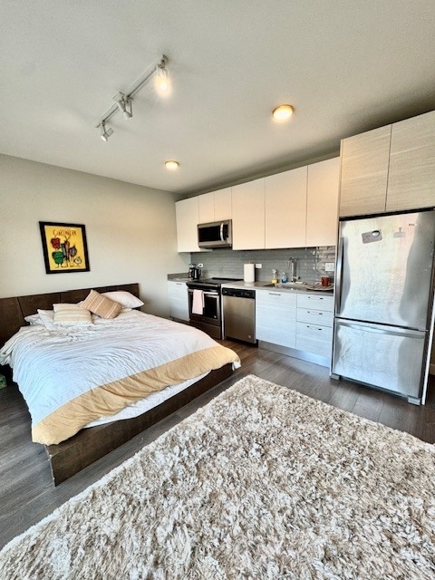 2407 W Eastwood Avenue - Photo 2