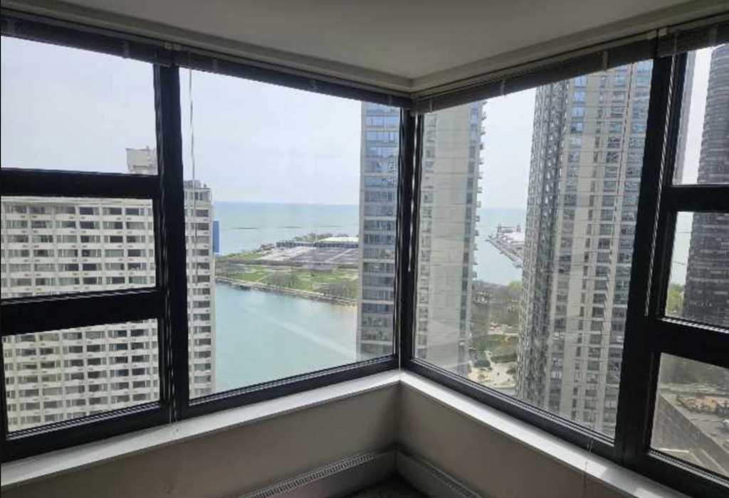 401 E Ontario Street - Photo 4