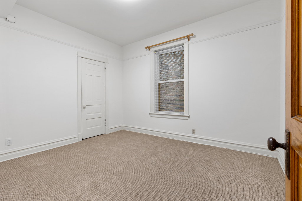 3746 N Lakewood Avenue - Photo 12
