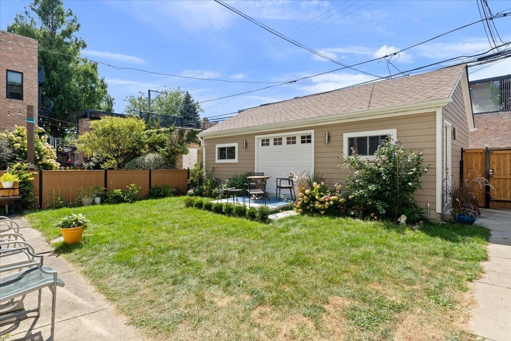 3746 N Lakewood Avenue - Photo 15