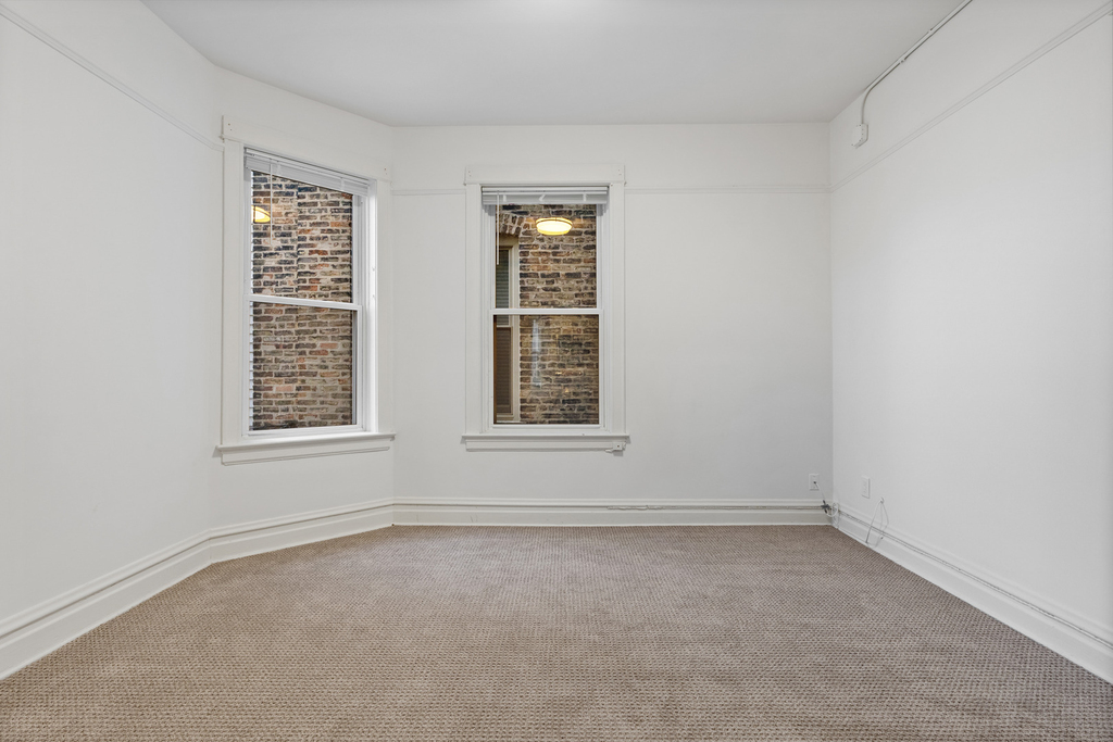 3746 N Lakewood Avenue - Photo 10