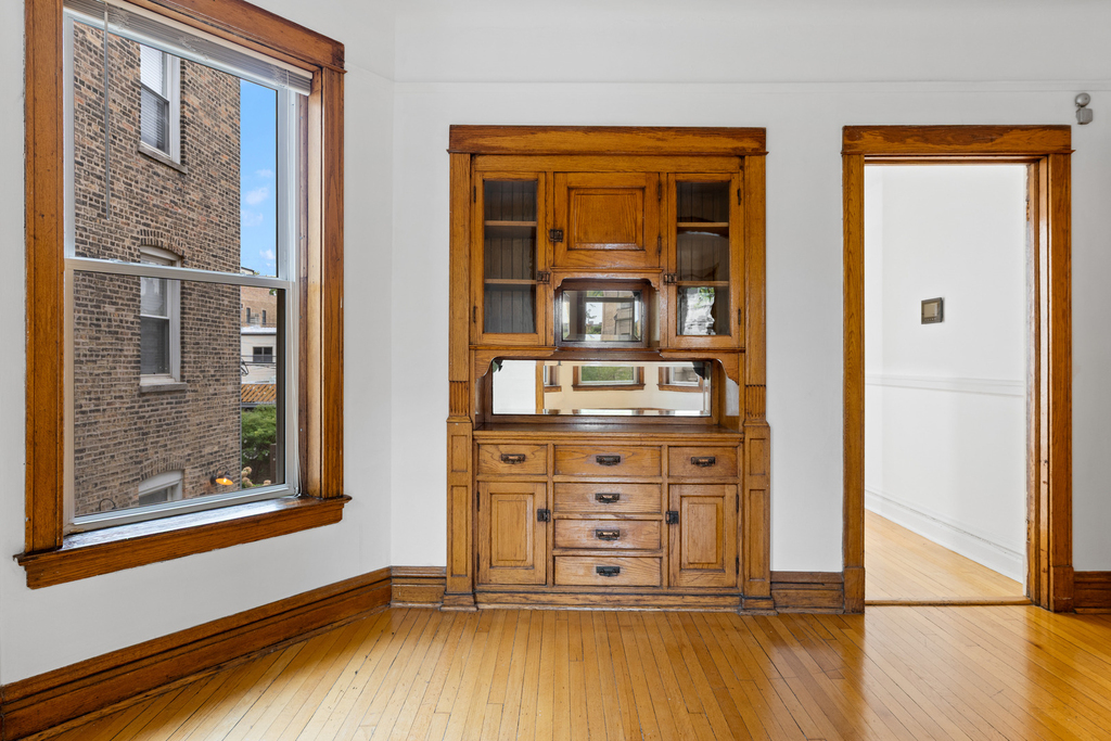 3746 N Lakewood Avenue - Photo 5
