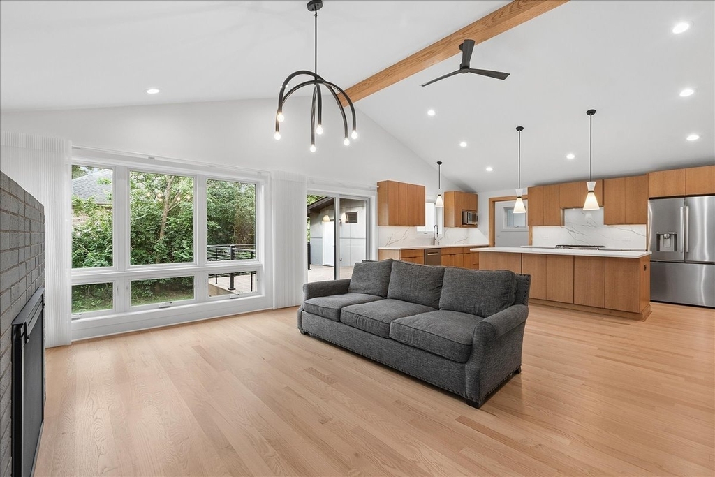 12405 S 75th Avenue - Photo 2