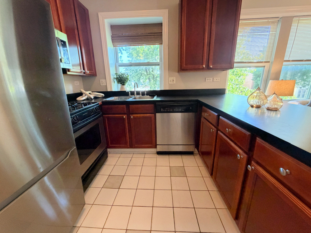 4201 N Sawyer Avenue - Photo 5