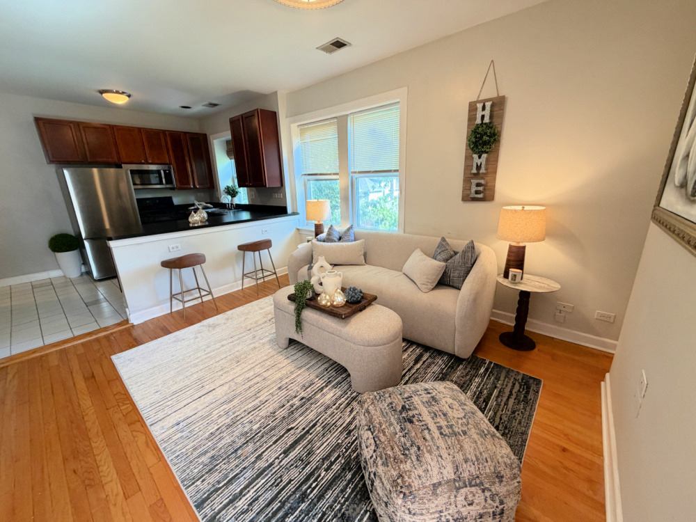 4201 N Sawyer Avenue - Photo 1