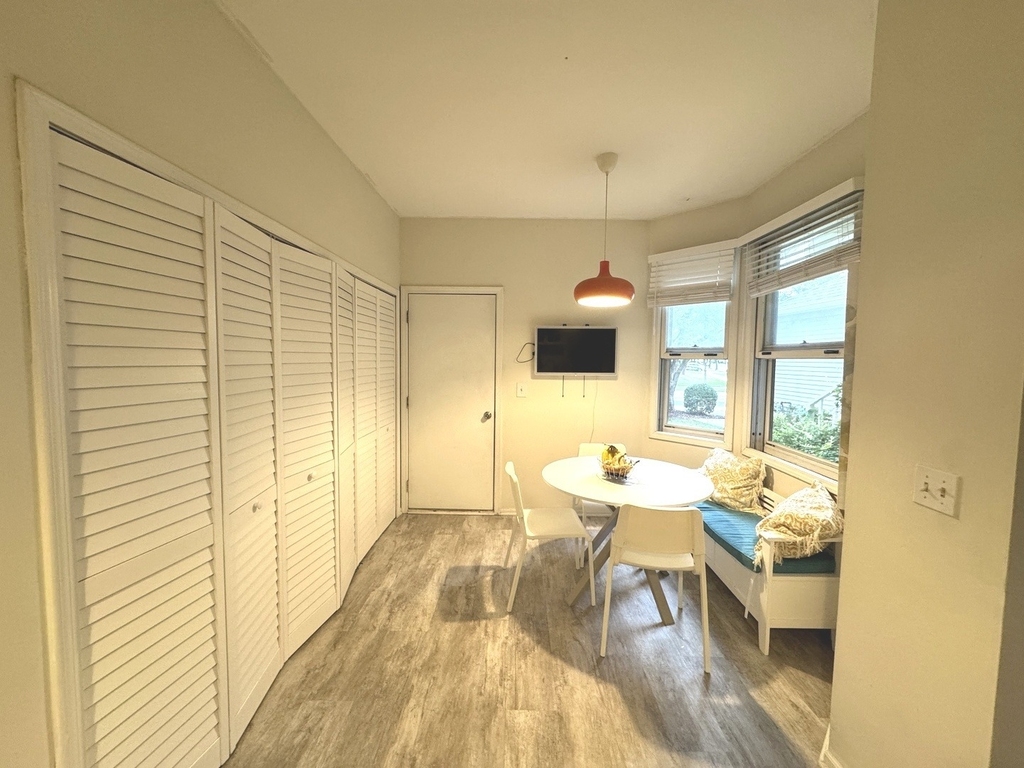 1291 Rhodes Lane - Photo 4