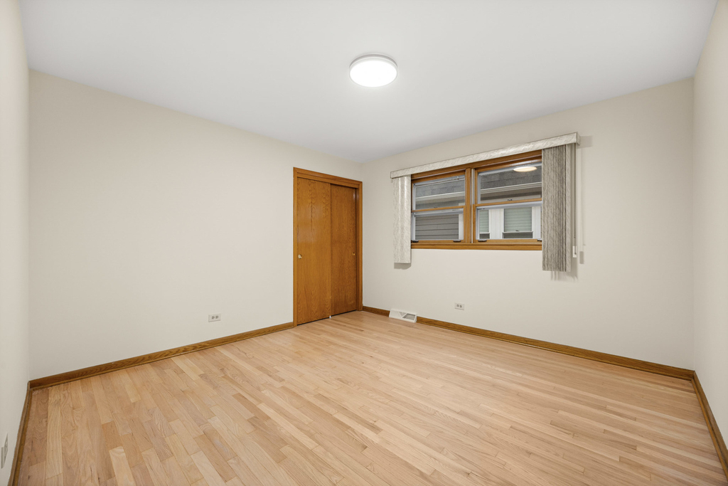 3927 N Pontiac Avenue - Photo 10