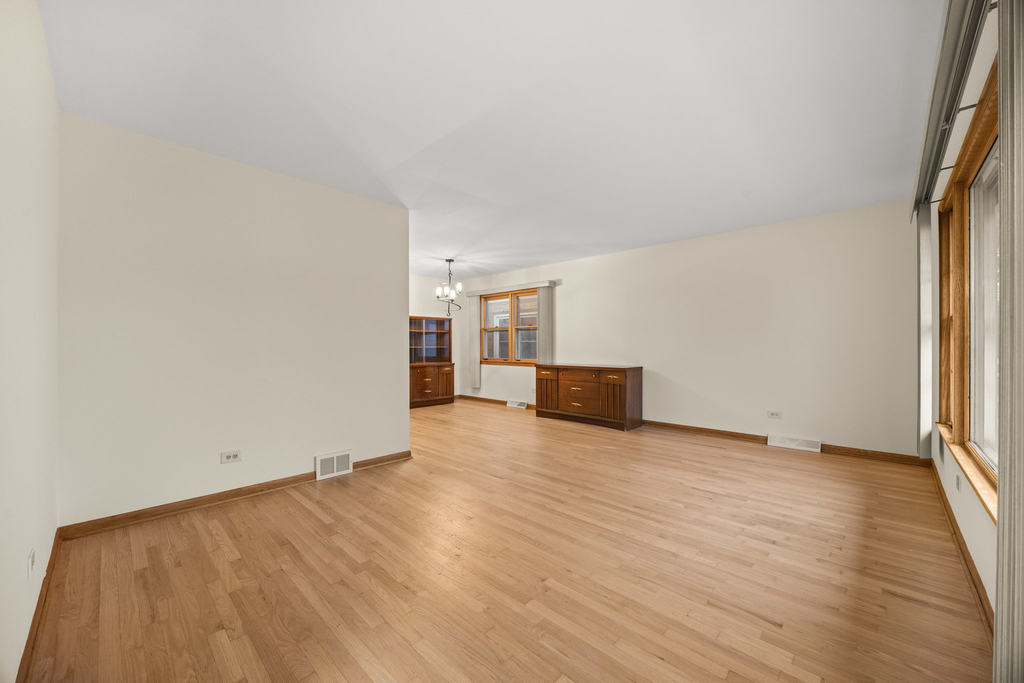 3927 N Pontiac Avenue - Photo 1
