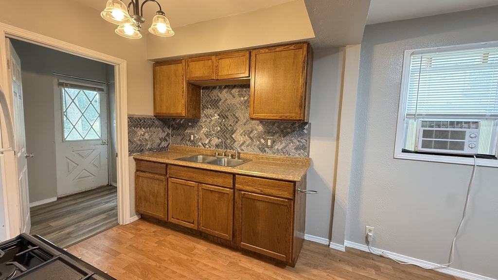 2642 Hanson Street - Photo 5
