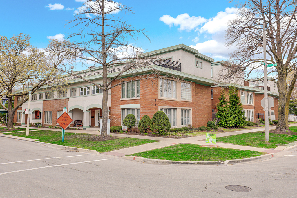 601 South Boulevard - Photo 1