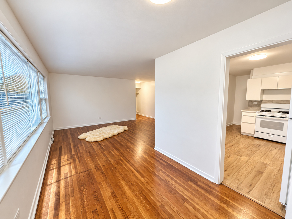 7216 W Crain Street - Photo 3