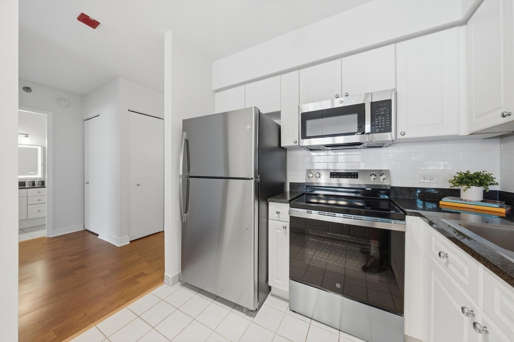 512 N Mcclurg Court - Photo 8