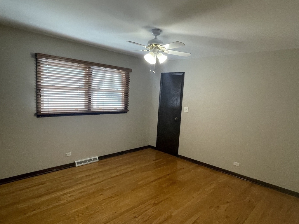 569 W Crockett Avenue - Photo 3