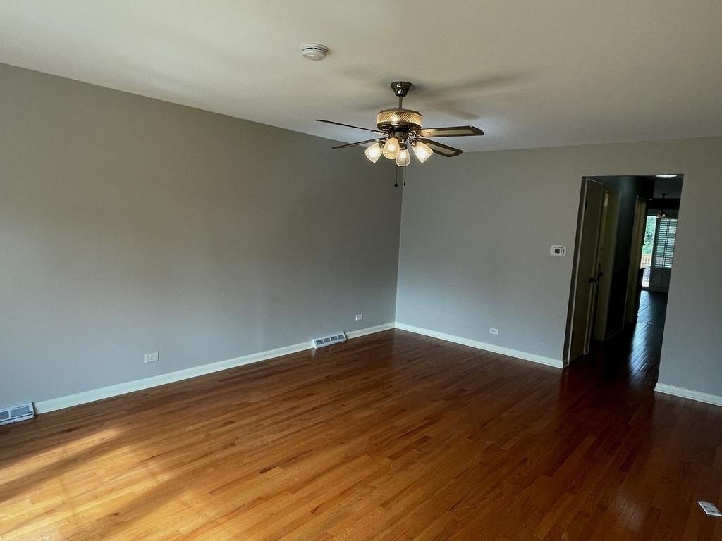 569 W Crockett Avenue - Photo 1