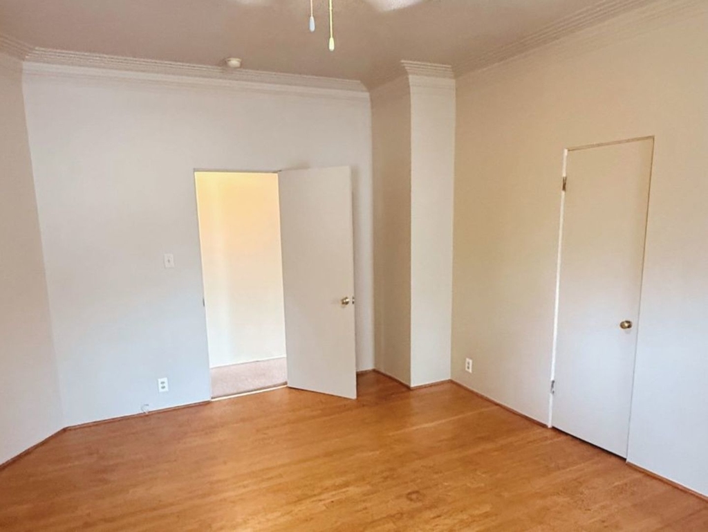 307 N Raynor Avenue - Photo 9