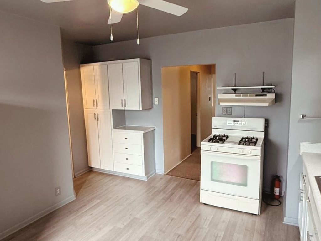 307 N Raynor Avenue - Photo 6