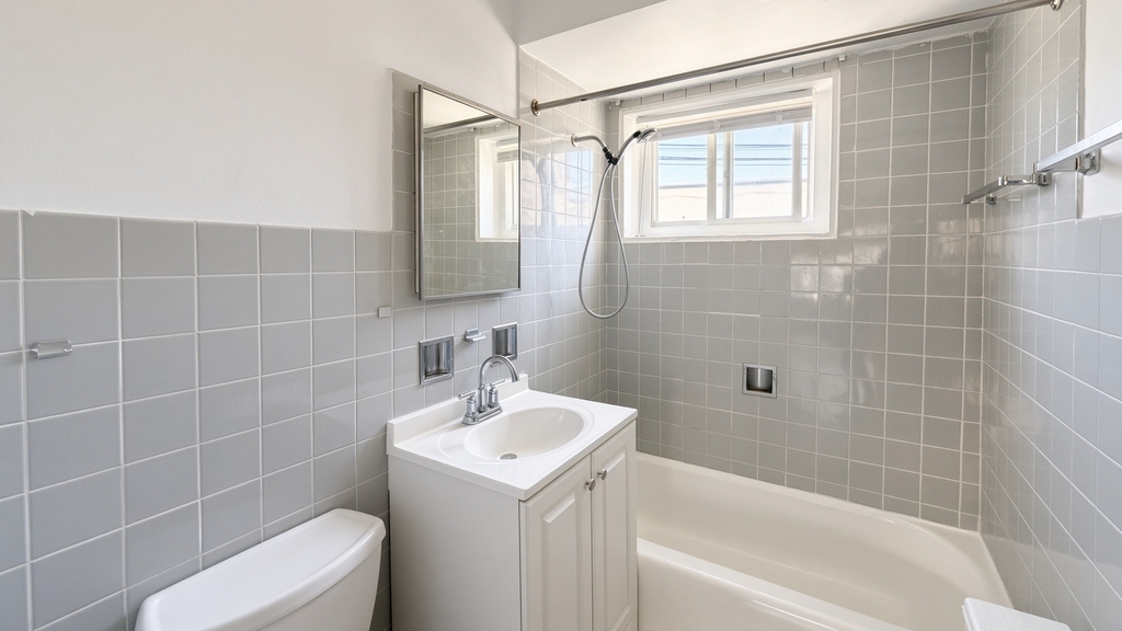 6719 N Hermitage Avenue - Photo 5