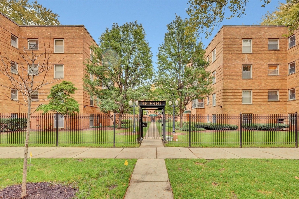 4935 N Wolcott Avenue - Photo 0