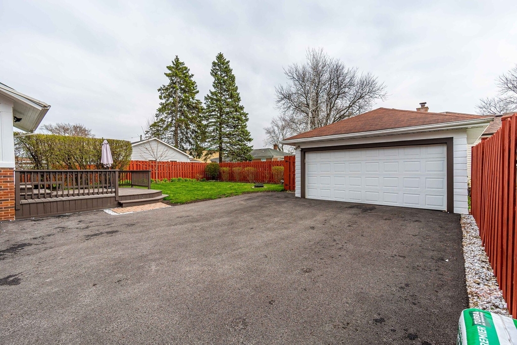 247 W Palatine Road - Photo 16