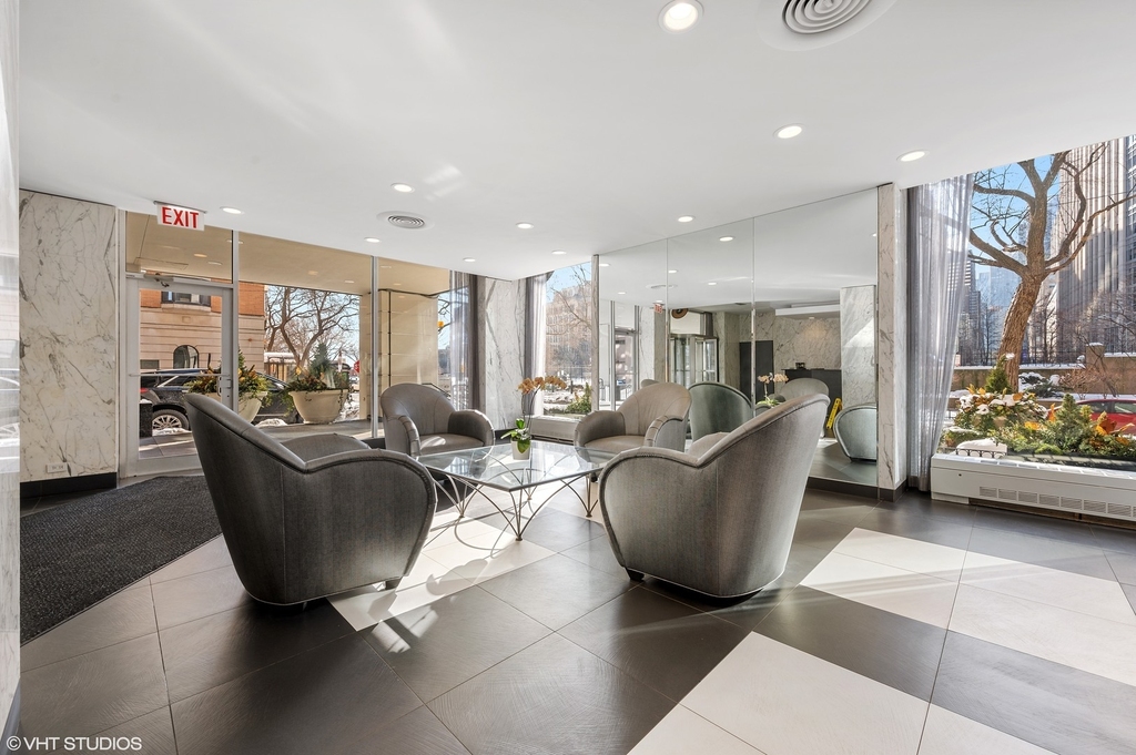 222 E Pearson Street - Photo 1