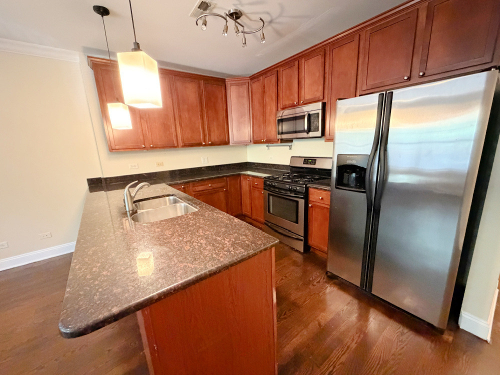 5035 N Springfield Avenue - Photo 3