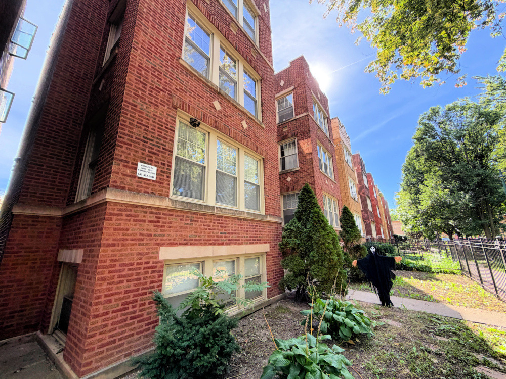 5035 N Springfield Avenue - Photo 0
