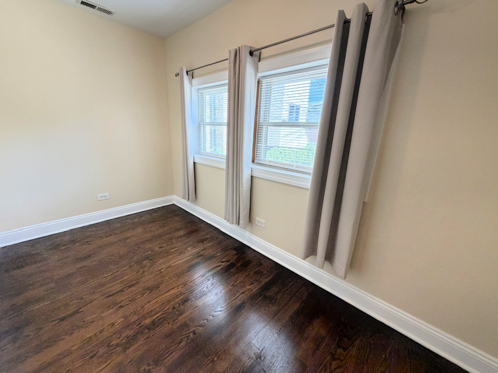 5035 N Springfield Avenue - Photo 8