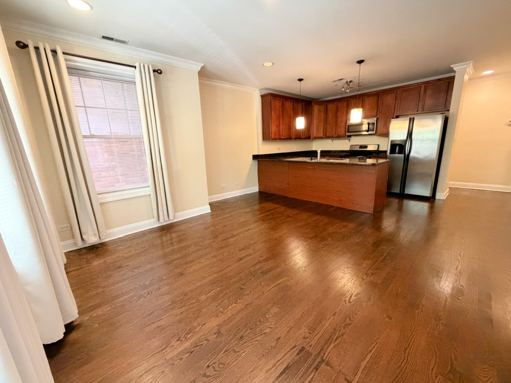 5035 N Springfield Avenue - Photo 2