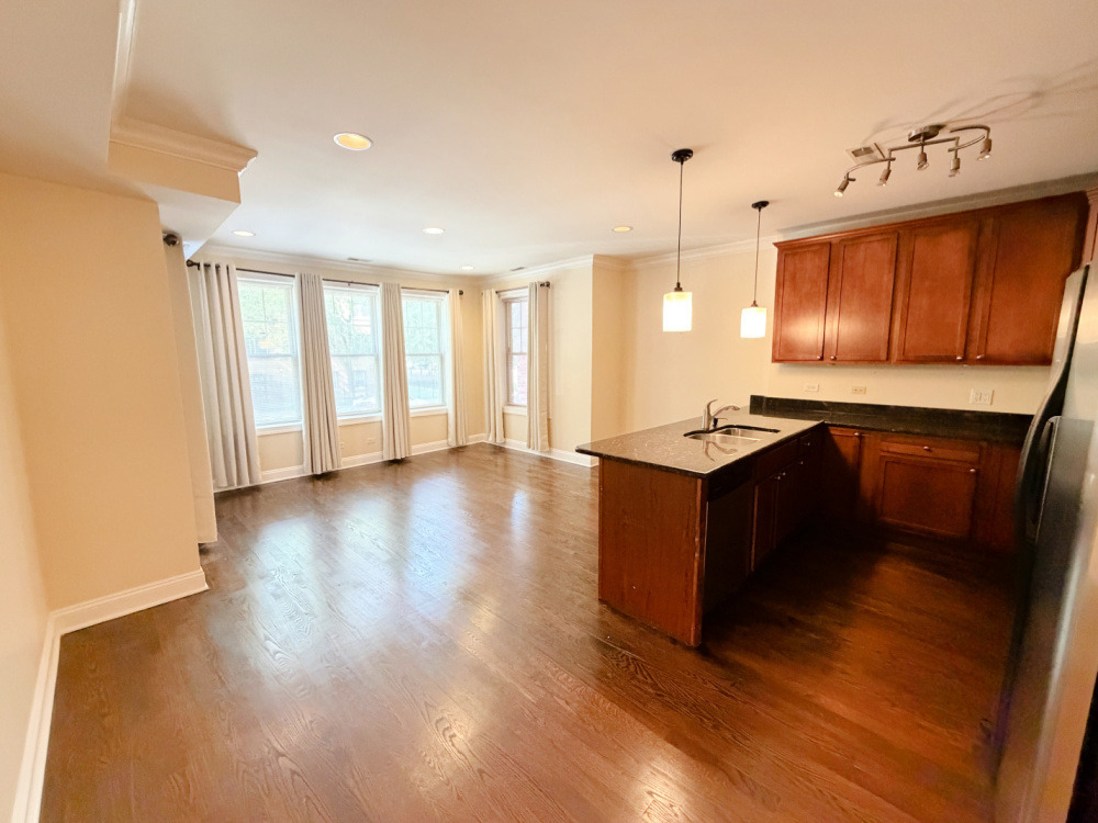 5035 N Springfield Avenue - Photo 1