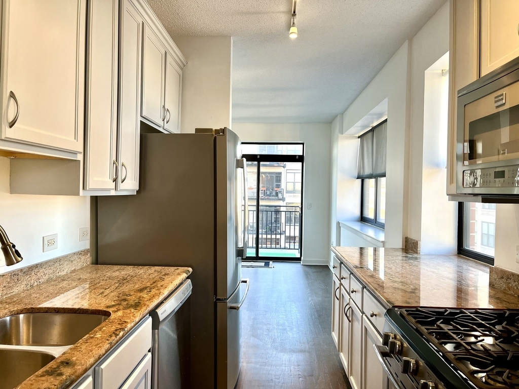 1529 S State Street - Photo 4