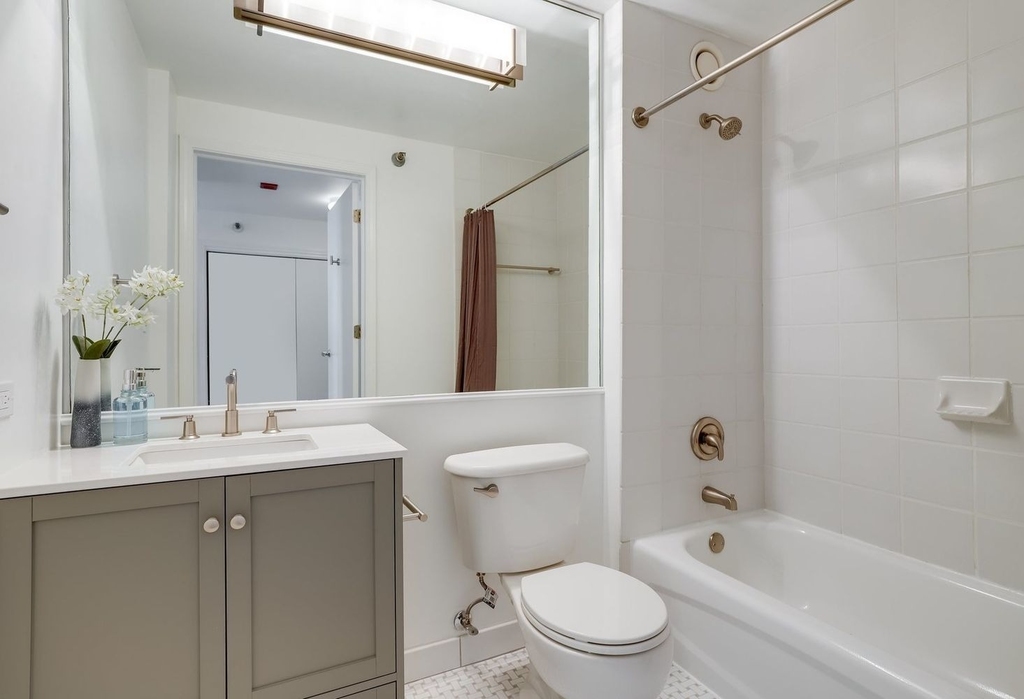345 N La Salle Drive - Photo 16