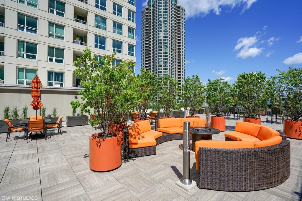 345 N La Salle Drive - Photo 20