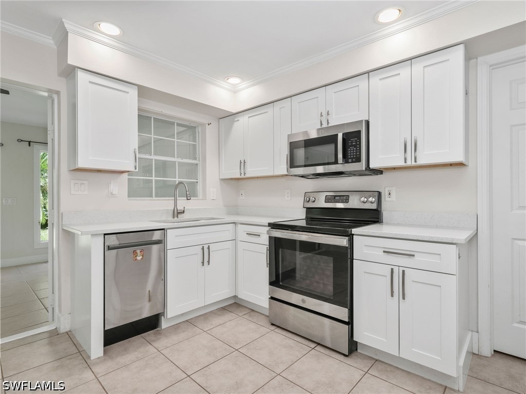 2437 Sunset Avenue - Photo 9