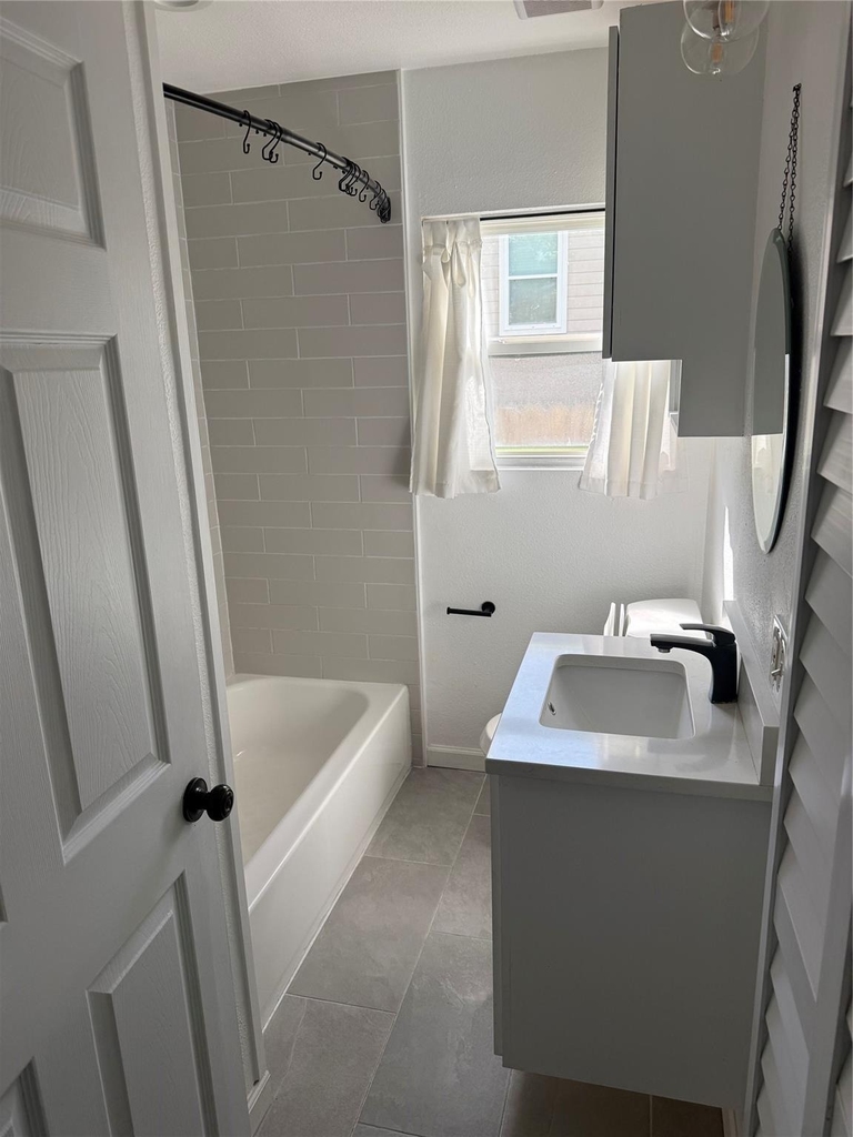 1406 Kirwin Street - Photo 3