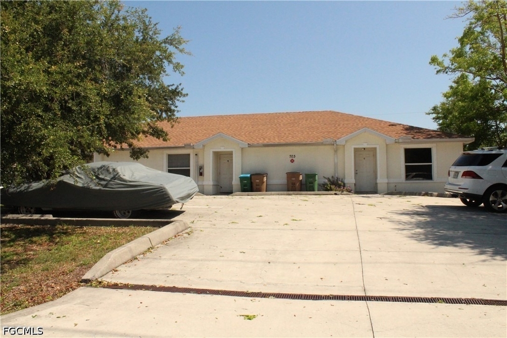 703 Se 8th Terrace - Photo 0