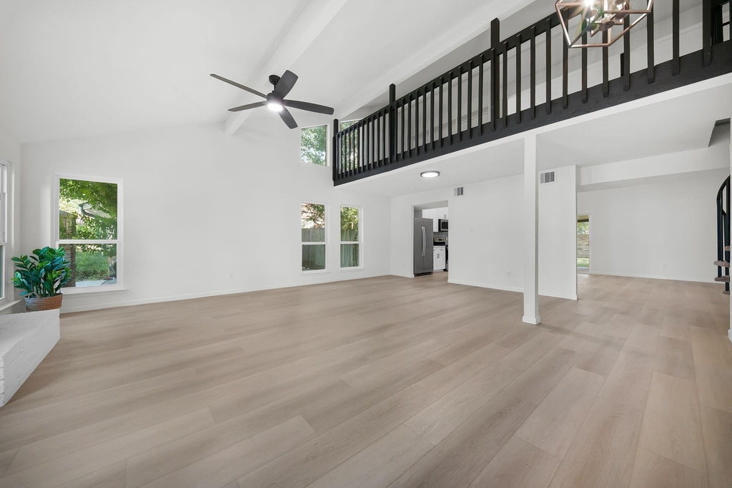 1910 Brushy Creek Drive - Photo 2
