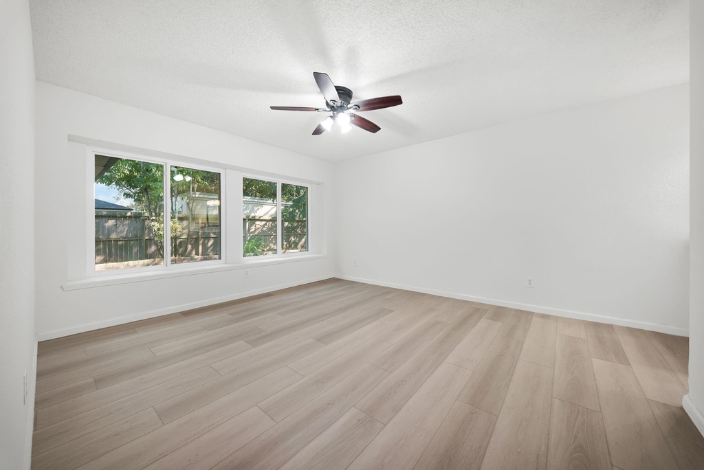 1910 Brushy Creek Drive - Photo 22