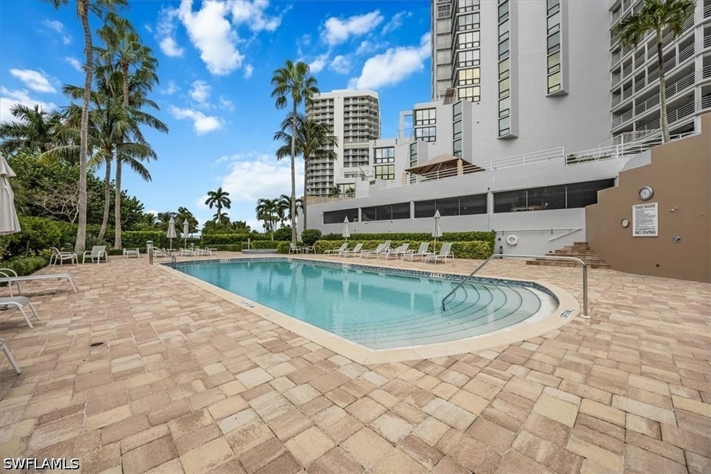 4751 Gulf Shore Boulevard N - Photo 15
