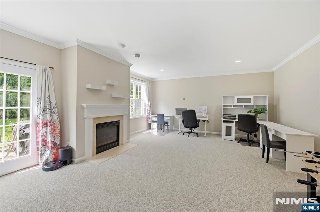 347 Winthrop - Photo 26