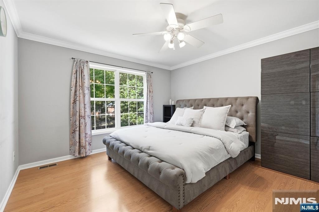 347 Winthrop - Photo 15