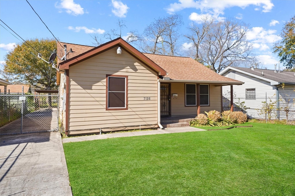 7128 Foster Street - Photo 14