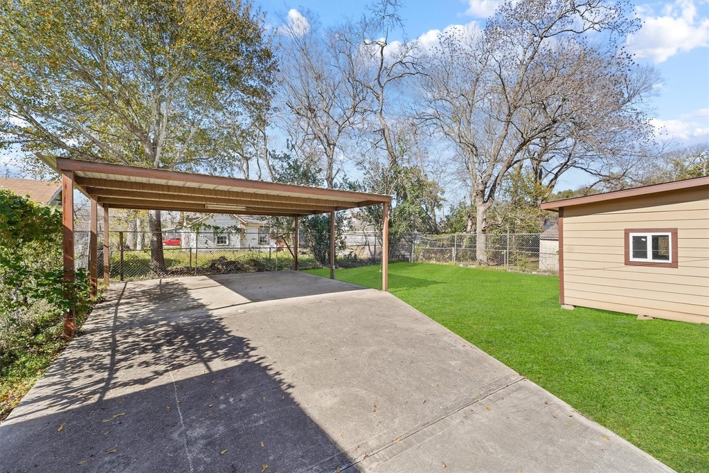 7128 Foster Street - Photo 1