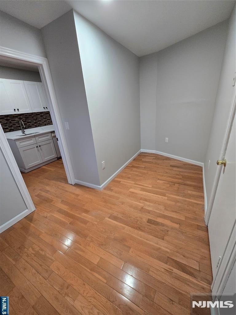 81 Main - Photo 11