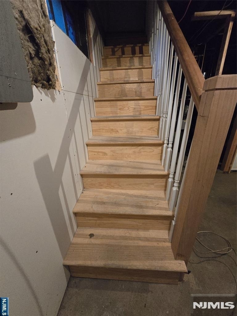 81 Main - Photo 9