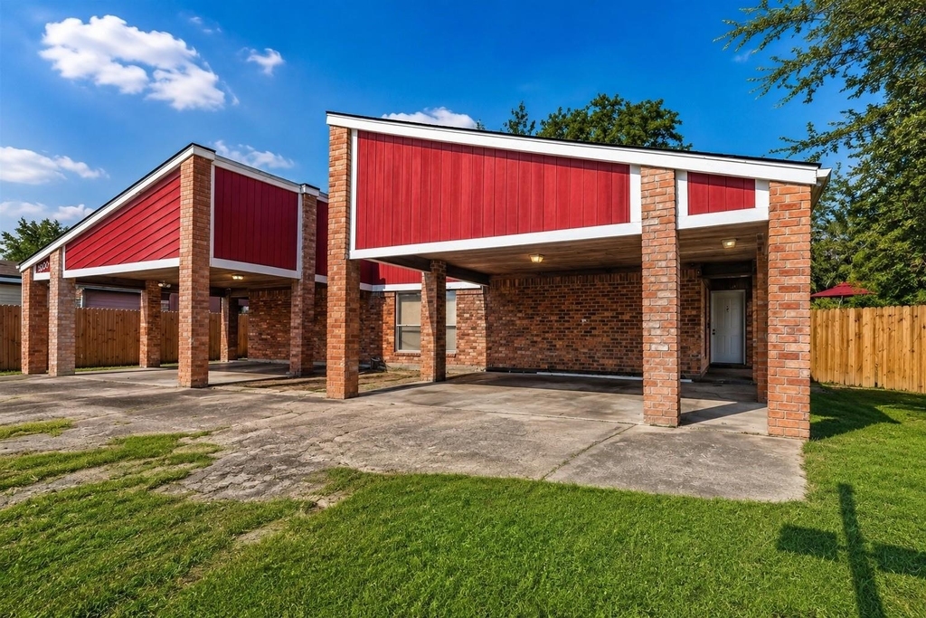 8004 Beechnut Street - Photo 2